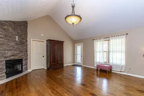 100 Bright Leaf Dr, Lancaster, KY 40444 photo 5