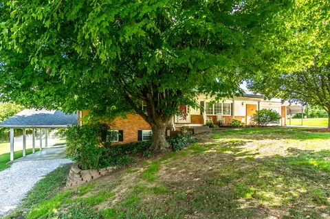 107 Crestview Dr, Berea, KY 40403 photo 2
