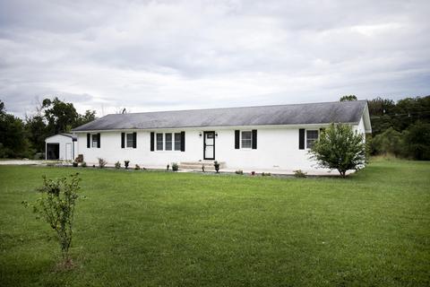 145 Ogg Ln, Berea, KY 40403 photo 2