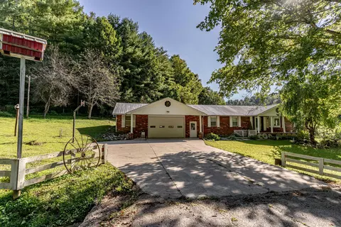 833 Ison Creek Rd, Sandy Hook, KY 41171 photo 2