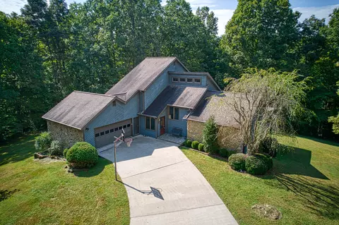 220 Hickory Lane Ln, West Liberty, KY 41472