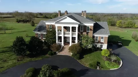 3022 Oak Hill Ln, Versailles, KY 40383