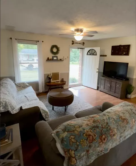 206 Dillon Dr, Morehead, KY 40351 photo 3