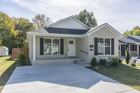 210 Dinsmore St, Berea, KY 40403 photo 2