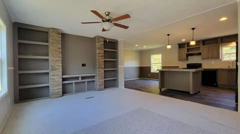 118 Lick Fork Rd, Middlesboro, KY 40965 photo 4
