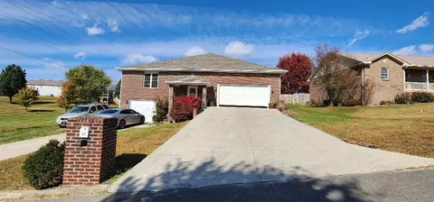 67 E Cherry Dr, Science Hill, KY 42553 photo 4