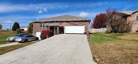 67 E Cherry Dr, Science Hill, KY 42553 photo 3