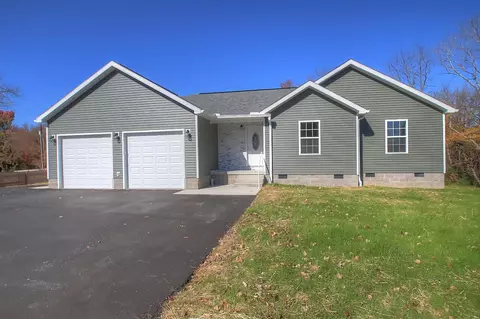 607 Robinson Ln, London, KY 40741