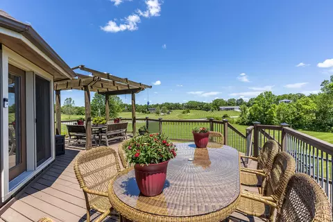 2005 Hancock Valley Dr, Winchester, KY 40391