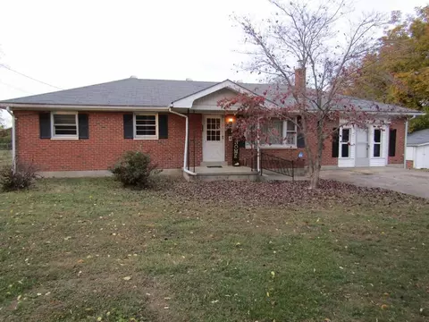 322 Oak St, Berea, KY 40403 photo 2