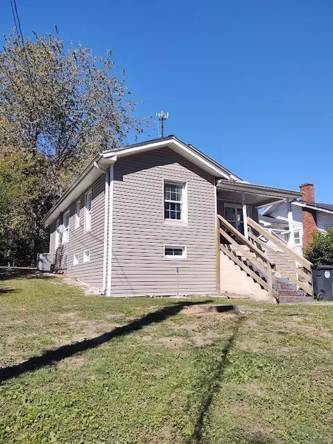 518 Chestnut St, Corbin, KY 40701 photo 3