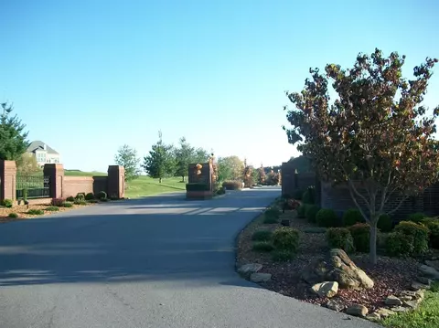 142 Beechwood Dr, London, KY 40744