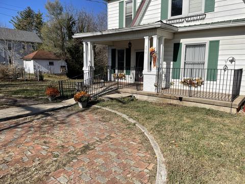 596 Chestnut St, Berea, KY 40403 photo 3