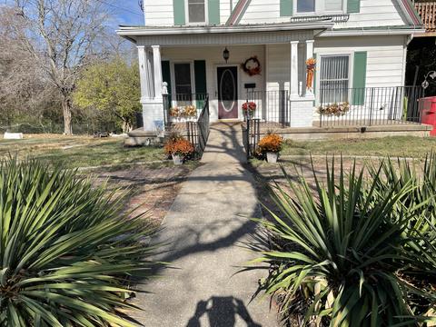 596 Chestnut St, Berea, KY 40403 photo 4