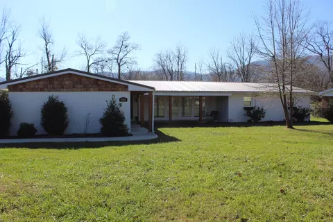 3201 W Cumberland Ave, Middlesboro, KY 40965