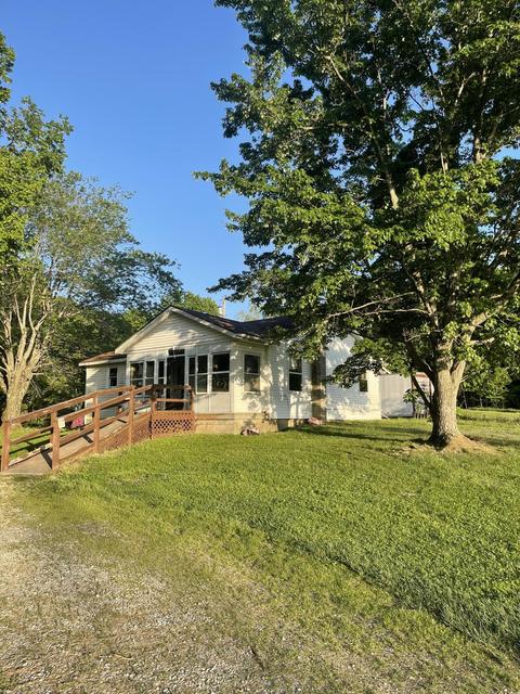 958 Hall Rd, Flemingsburg, KY 41041