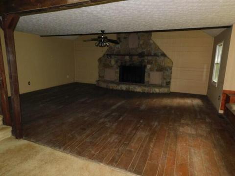 4990 Ky-302, Van Lear, KY 41265 photo 3