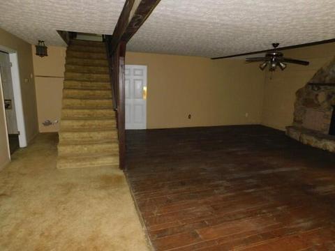 4990 Ky-302, Van Lear, KY 41265 photo 2