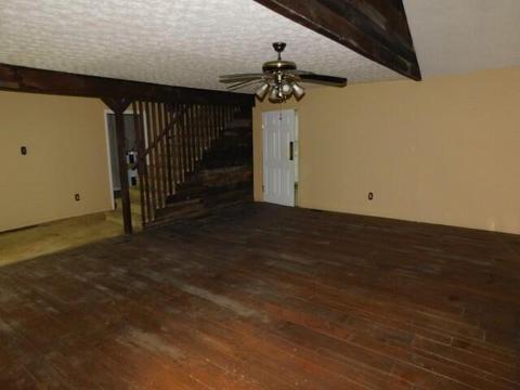 4990 Ky-302, Van Lear, KY 41265 photo 5