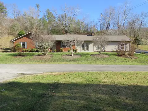 132 Twin Maples Dr, Barbourville, KY 40906