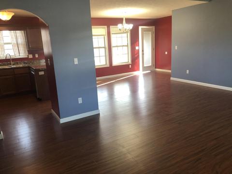 1025 Eagle Point Dr, Berea, KY 40403 photo 2