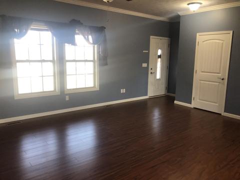 1025 Eagle Point Dr, Berea, KY 40403 photo 3