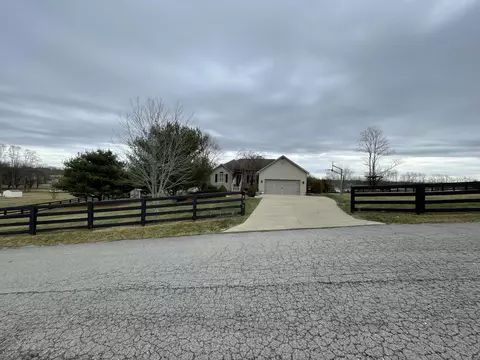 293 Rolling Meadows Dr, Lancaster, KY 40444 photo 3