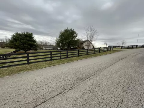 293 Rolling Meadows Dr, Lancaster, KY 40444 photo 4