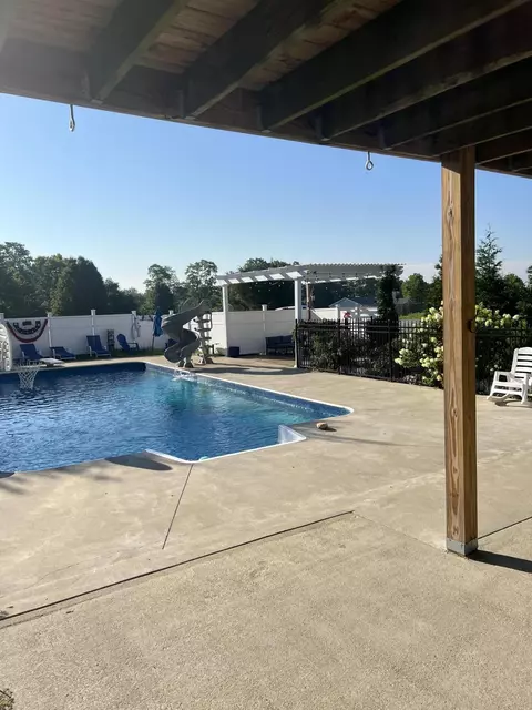 293 Rolling Meadows Dr, Lancaster, KY 40444 photo 37