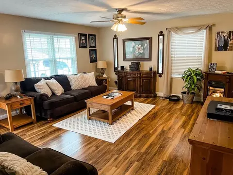 61 Richmond Ests, Van Lear, KY 41265 photo 10