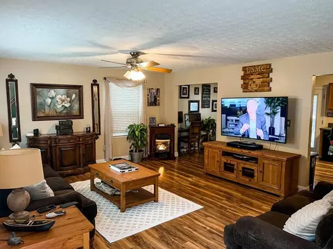 61 Richmond Ests, Van Lear, KY 41265 photo 12