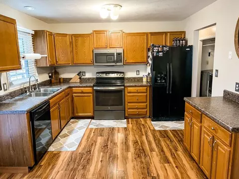 61 Richmond Ests, Van Lear, KY 41265 photo 6