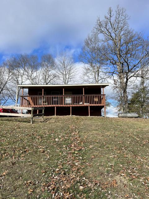 1349 Sandy Rd, Campton, KY 41301