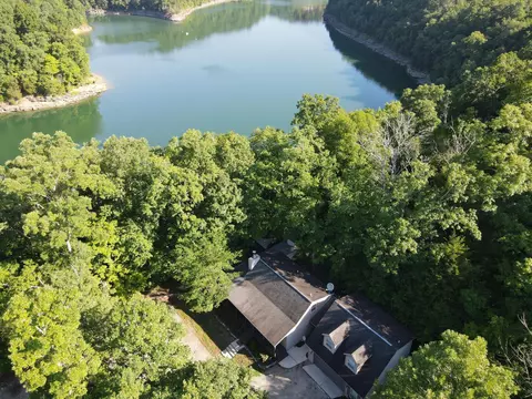 15 Beulah Ln, Nancy, KY 42544