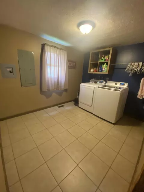 105 Bowling Rd, Jackson, KY 41339 photo 7