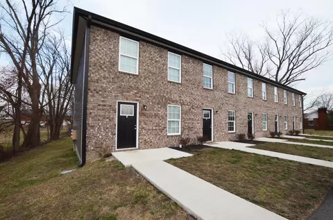355 W Cedar Grove Rd, Irvine, KY 40336
