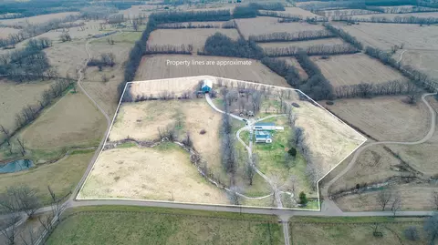 742 Harrods Creek Rd, Paris, KY 40361