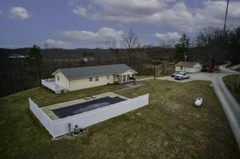 200 Joe Jenkins Rd, West Liberty, KY 41472