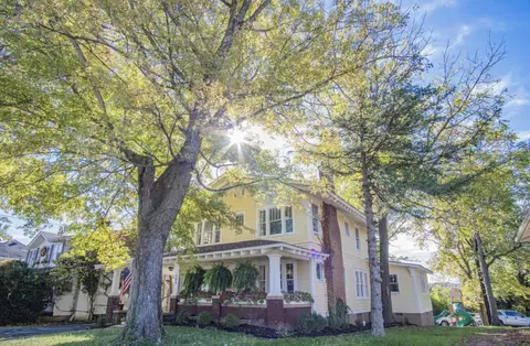 599 Chestnut St, Berea, KY 40403 photo 2