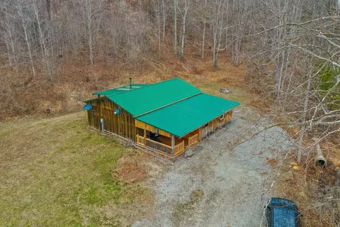 9335 Forkland Rd, Junction City, KY 40440