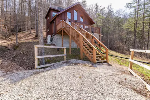 256 Skidmore Ln, Stanton, KY 40380