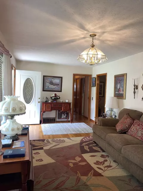 611 Riverview Dr, Stanton, KY 40380 photo 3