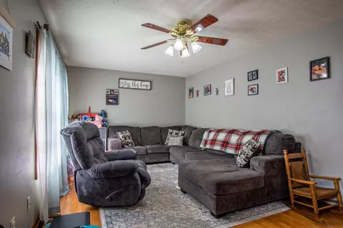 60 Carnation Dr, Corbin, KY 40701 photo 2
