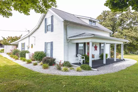 585 Loveless Rd, Science Hill, KY 42553