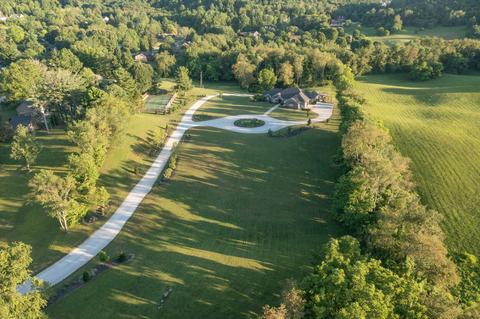 270 Hillandale Ct, Somerset, KY 42501
