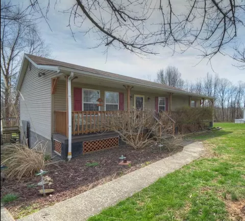 457 Country Dr, Hustonville, KY 40437