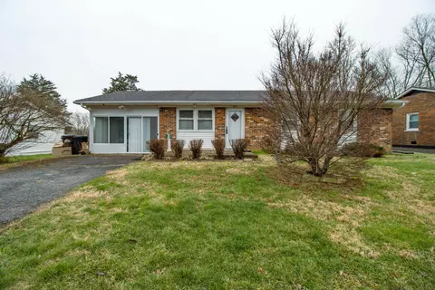 813 Westwood Dr, Paris, KY 40361