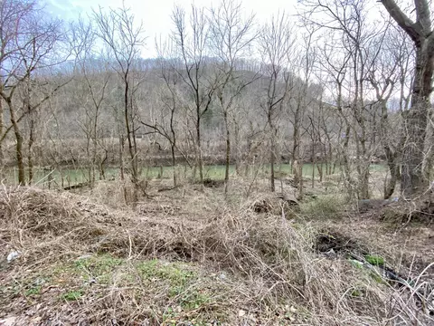 427 Diablock Rd, Hazard, KY 41701 photo 2