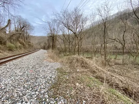 427 Diablock Rd, Hazard, KY 41701 photo 4
