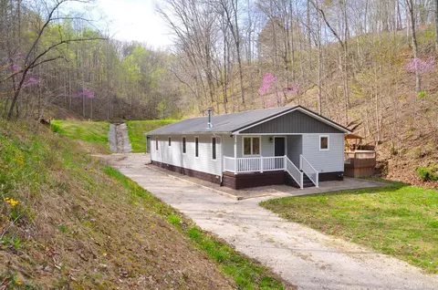 11 Virginia Ln, West Liberty, KY 41472